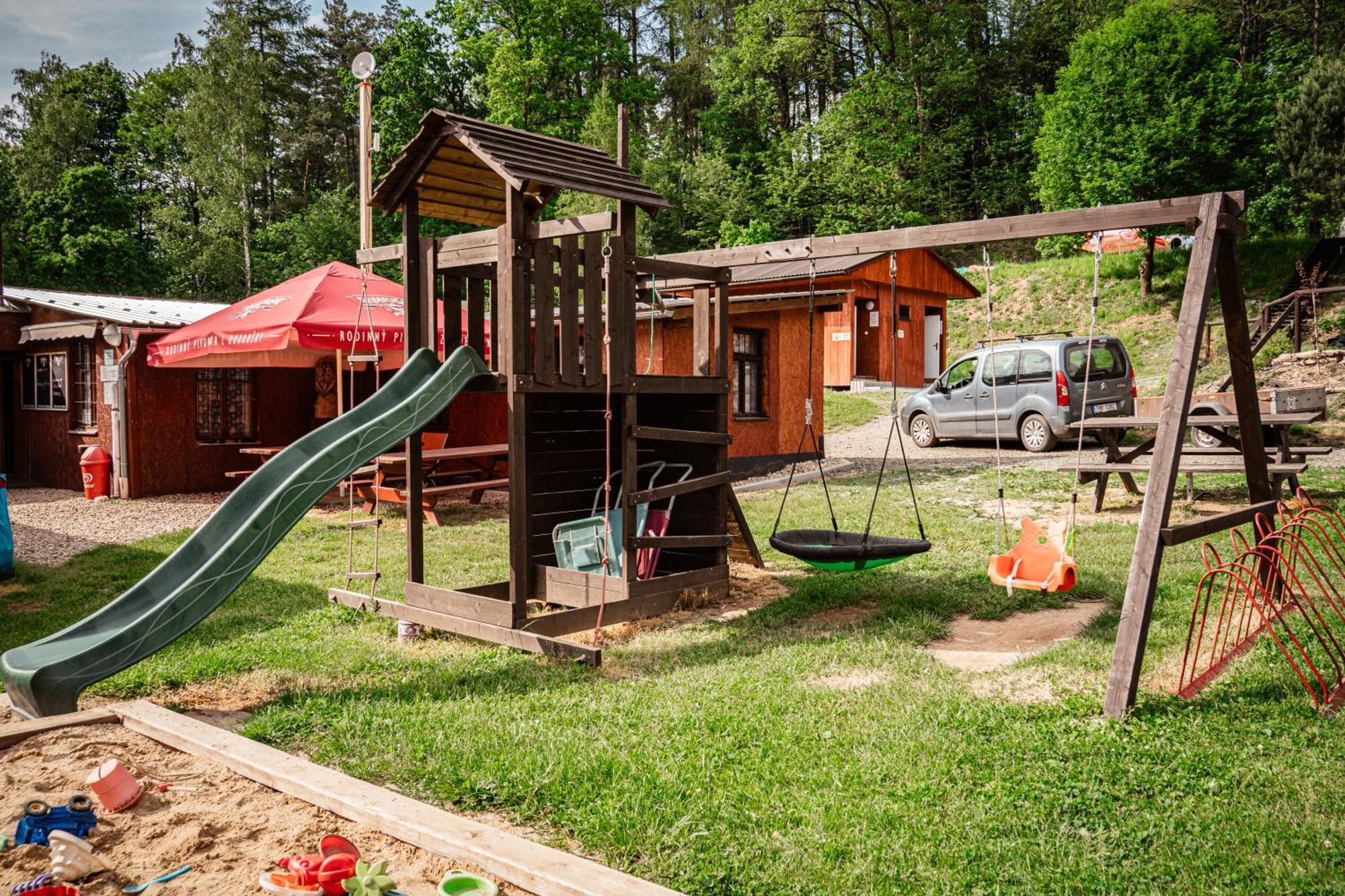 Karavan 3 V Arealu Koupaliste Bystre V Orlickych Horach Exterior photo